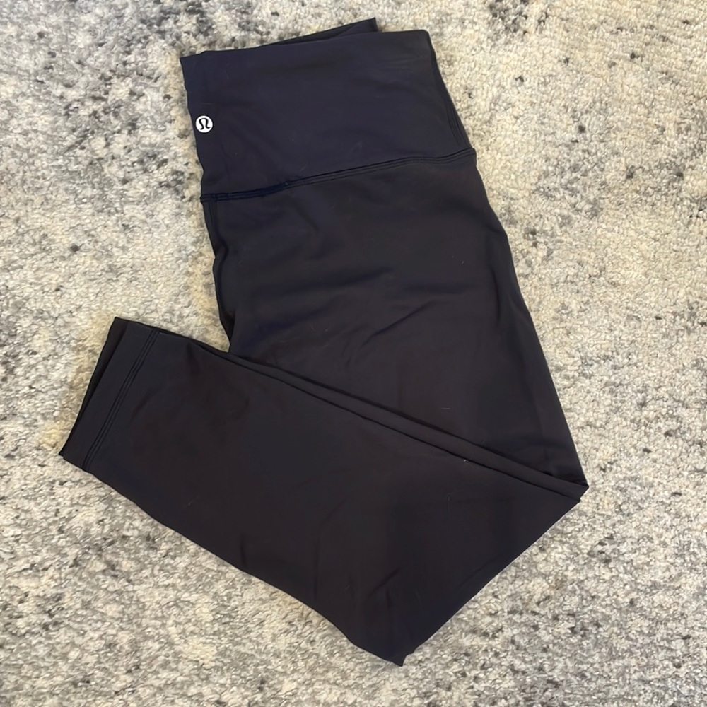Lululemon black crops